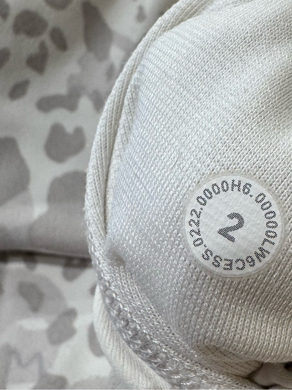 Lululemon Align High Rise Crop 17” Cheetah Camo Antique White Leggings Sz 2 - Picture 4 of 4